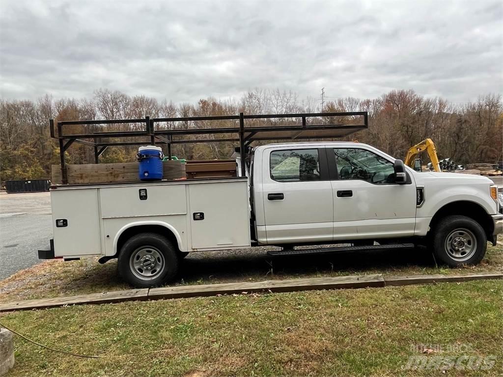Ford F-350 Pojazdy komunalne