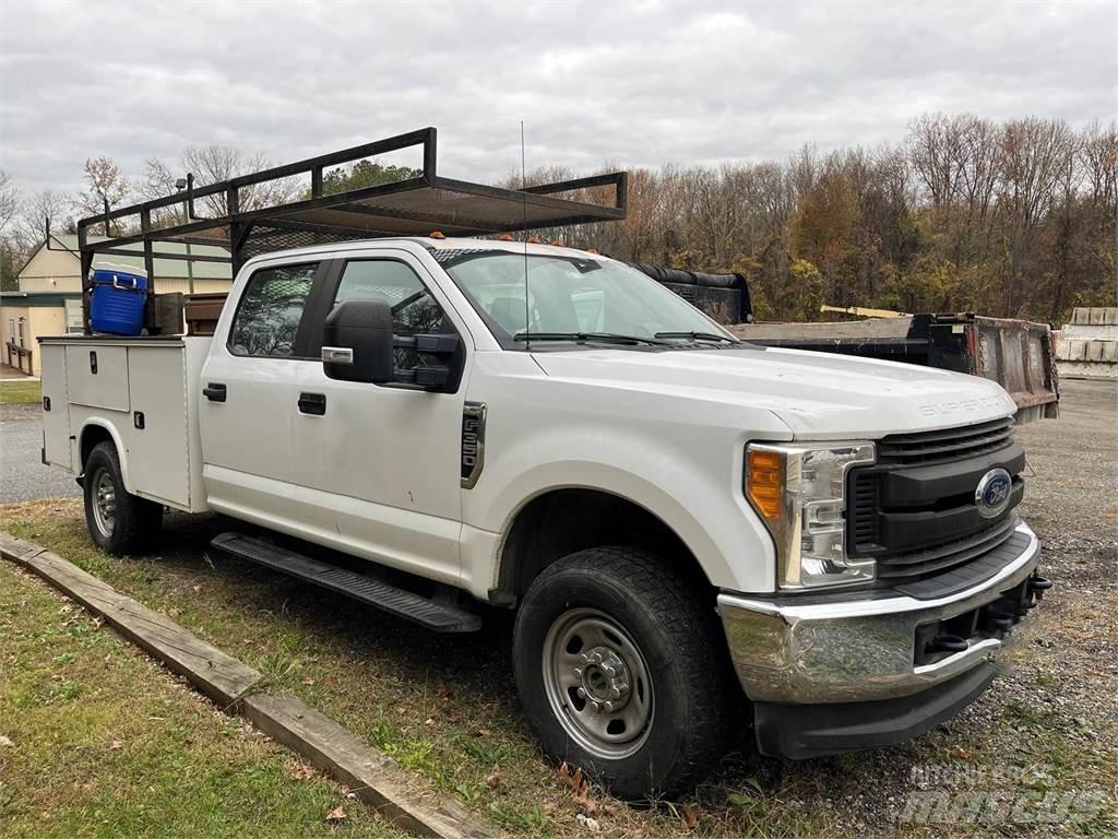 Ford F-350 Pojazdy komunalne