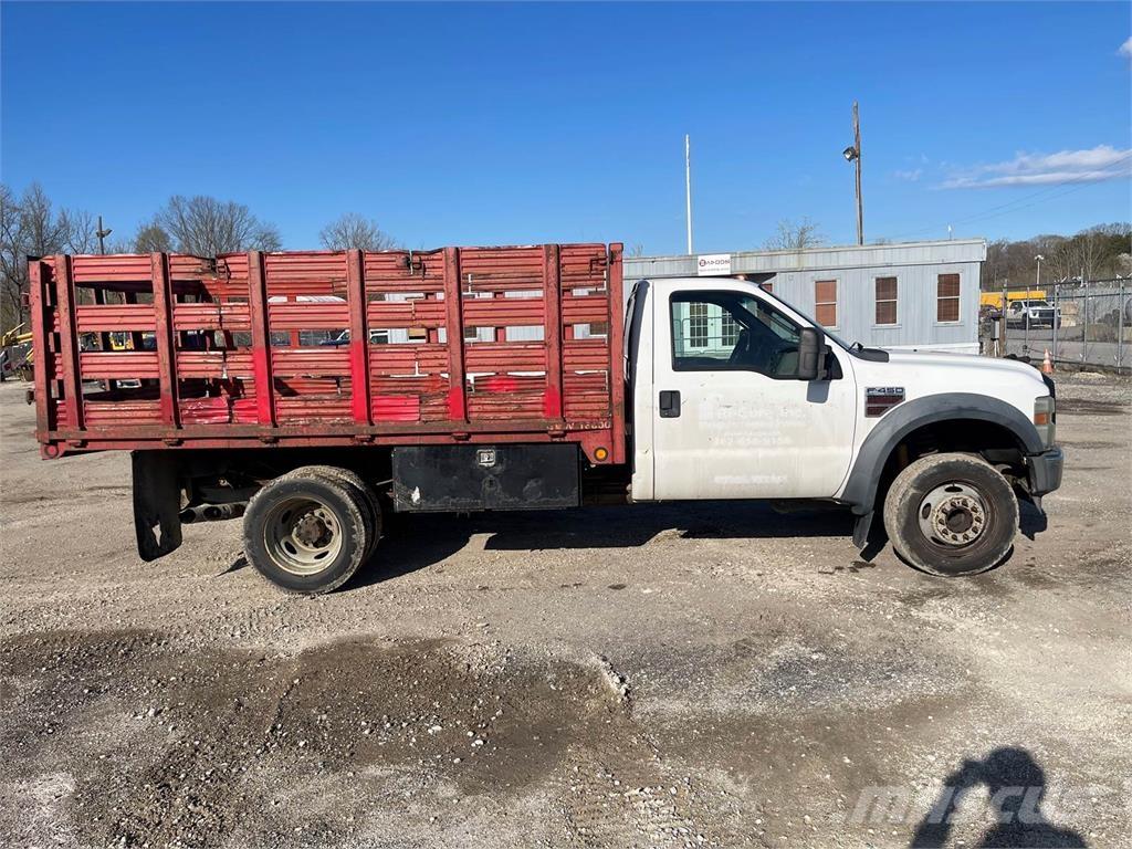 Ford F-450 Pojazdy do transportu zwierząt