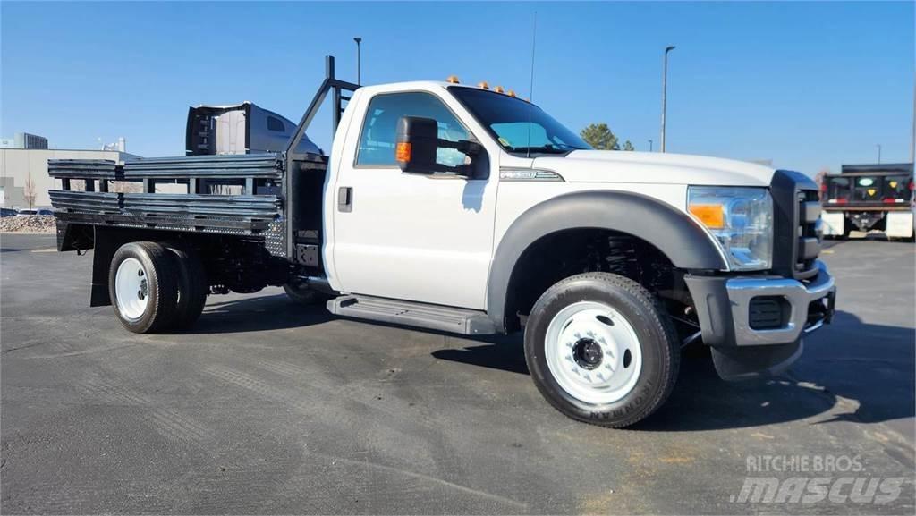 Ford F-550 Pojazdy do transportu zwierząt
