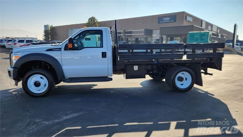 Ford F-550 Pojazdy do transportu zwierząt
