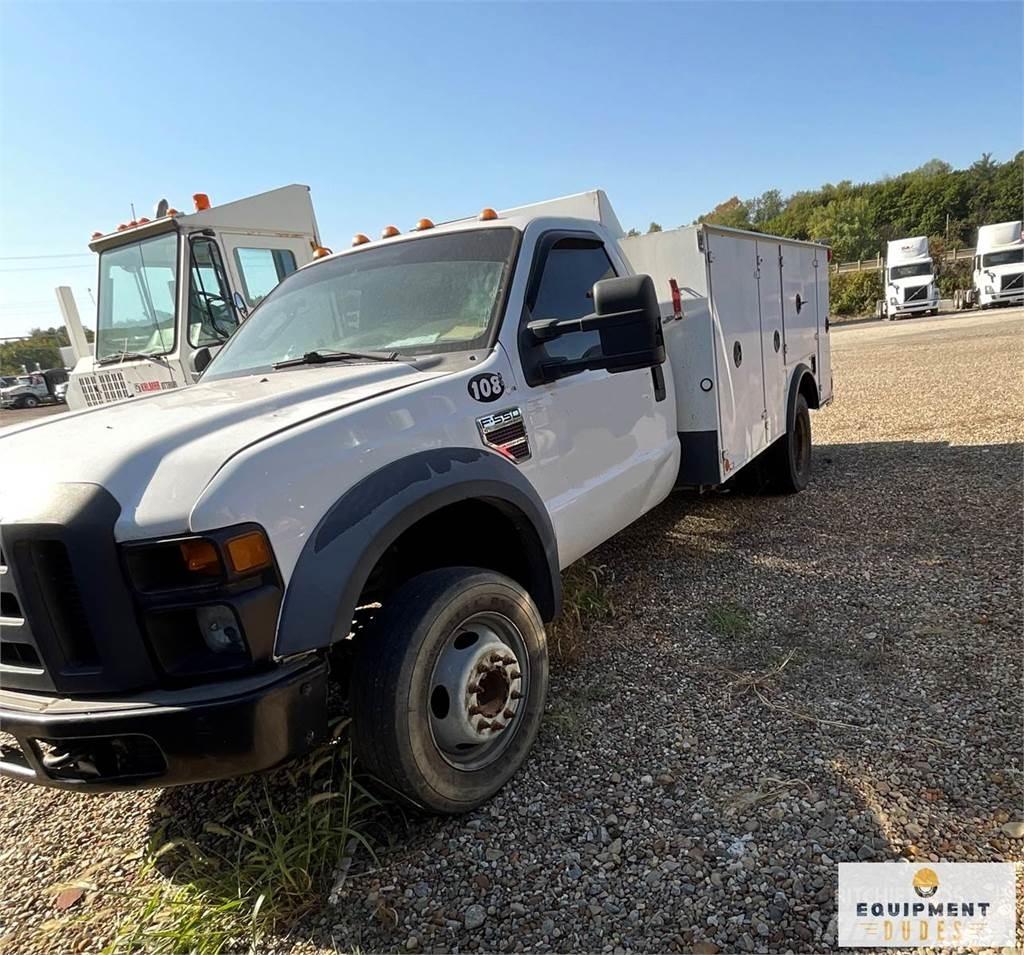 Ford F-550 Pojazdy komunalne