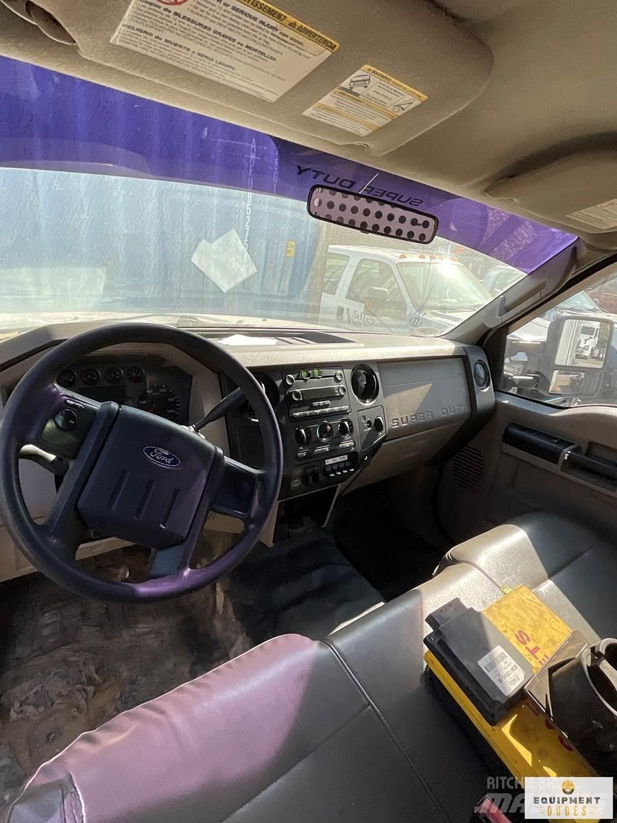 Ford F-550 Pojazdy komunalne