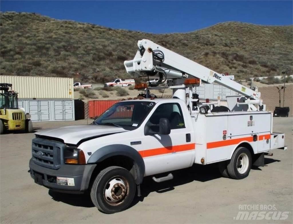 Ford F-550 Podnośniki koszowe