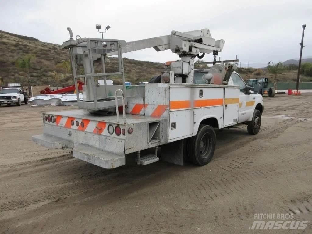 Ford F-550 Podnośniki koszowe