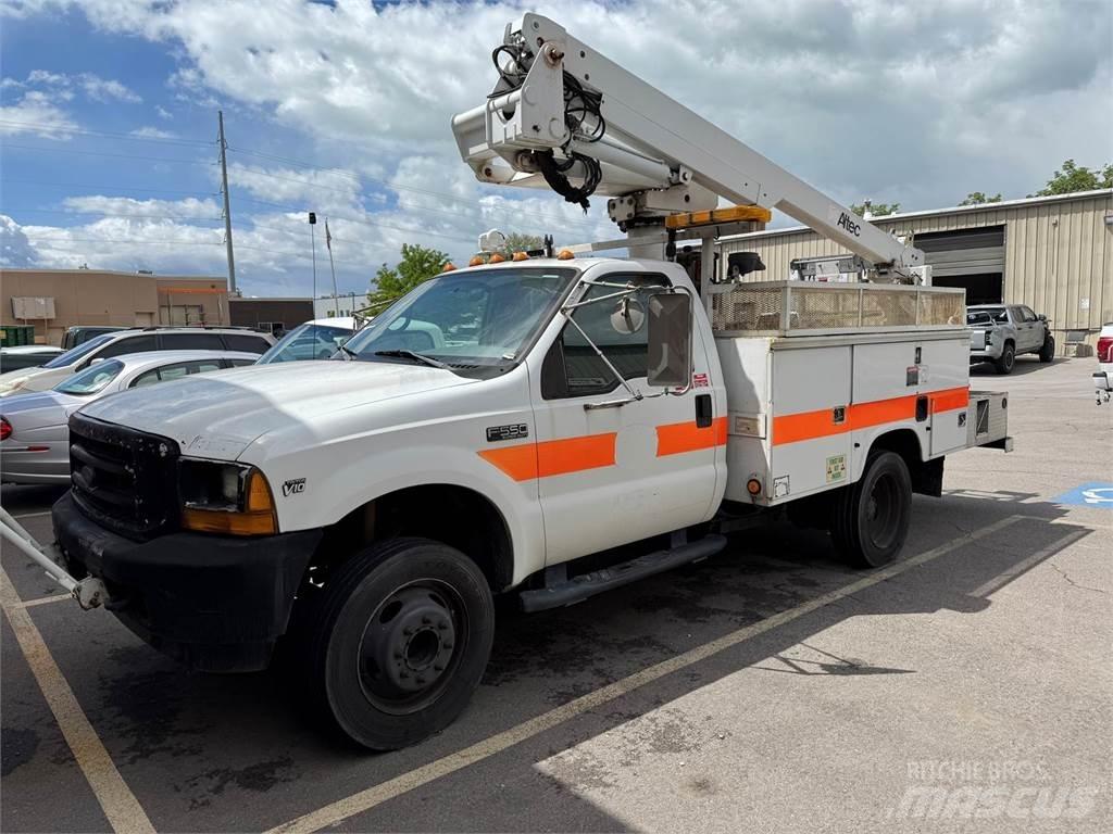 Ford F-550 Podnośniki koszowe