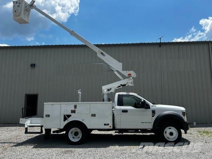Ford F-550 Podnośniki koszowe