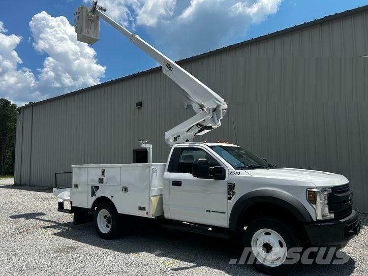 Ford F-550 Podnośniki koszowe