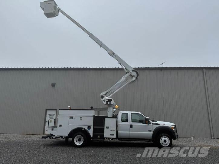 Ford F-550 Podnośniki koszowe
