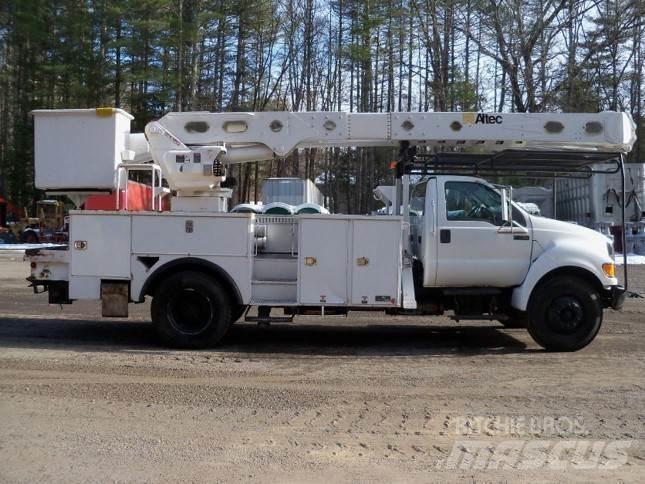Ford F-750 Podnośniki koszowe