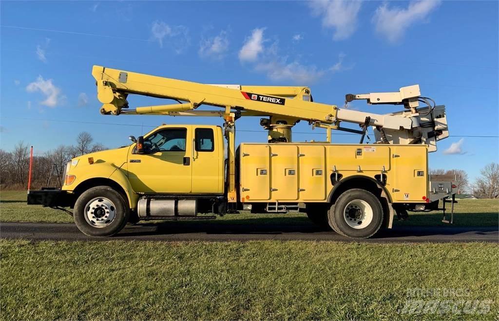 Ford F-750 Podnośniki koszowe
