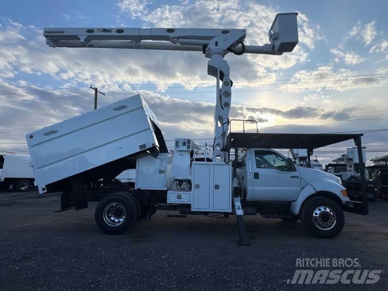 Ford F-750 Podnośniki koszowe