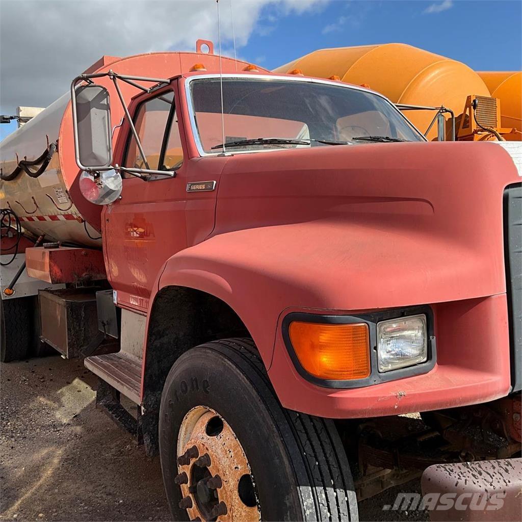 Ford F-800 Cysterna