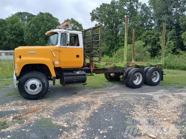 Ford L8000 Samochody do przewozu drewna