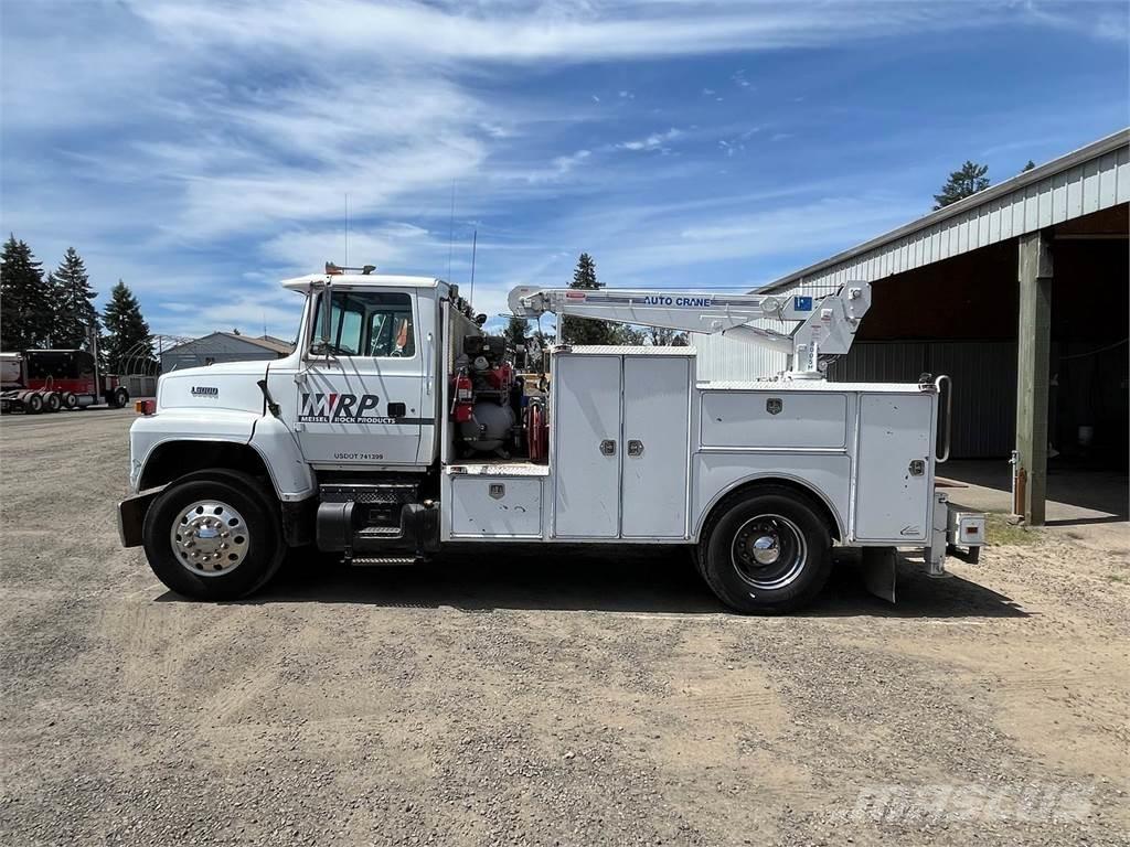 Ford L8000 Pojazdy komunalne