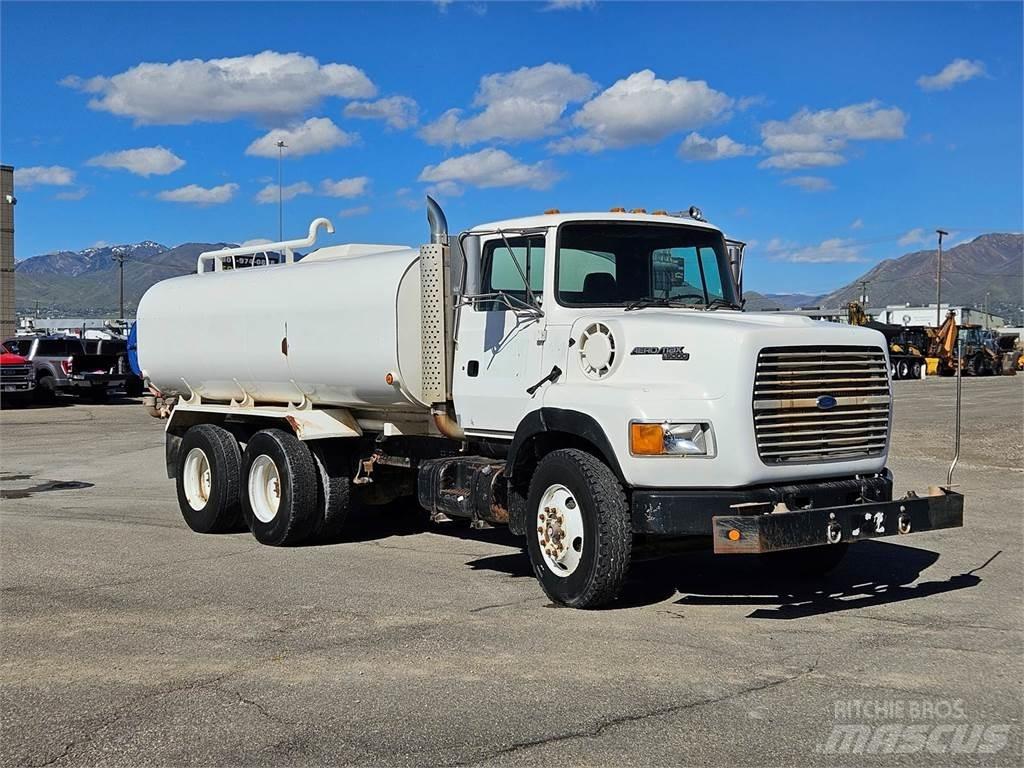Ford L9000 Cysterna