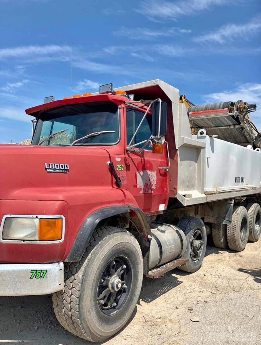Ford L9000 Cysterna