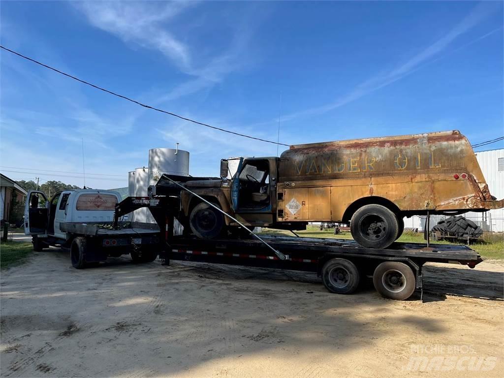 GMC C4500 Ciężarówki typu Platforma / Skrzynia