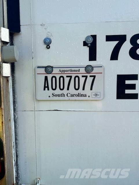 Isuzu NRR Samochody ciężarowe ze skrzynią zamkniętą