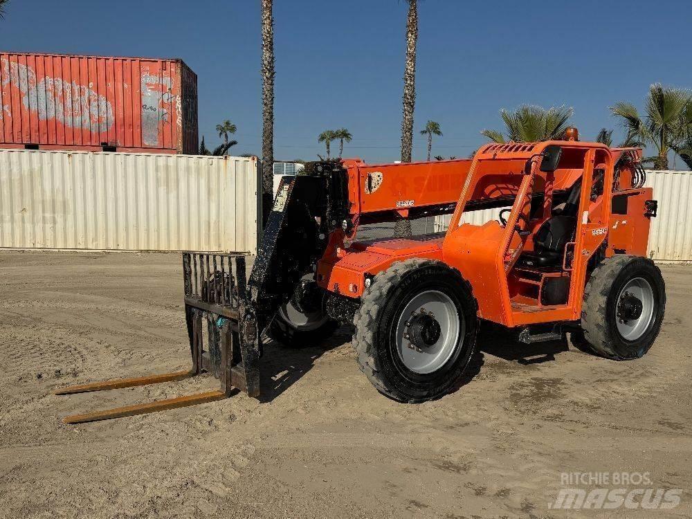 JLG 8042 Ładowarki teleskopowe