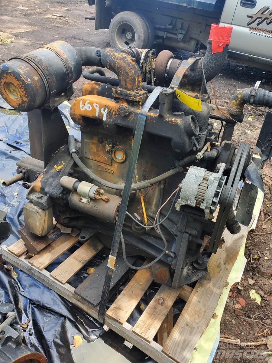 John Deere  Silniki