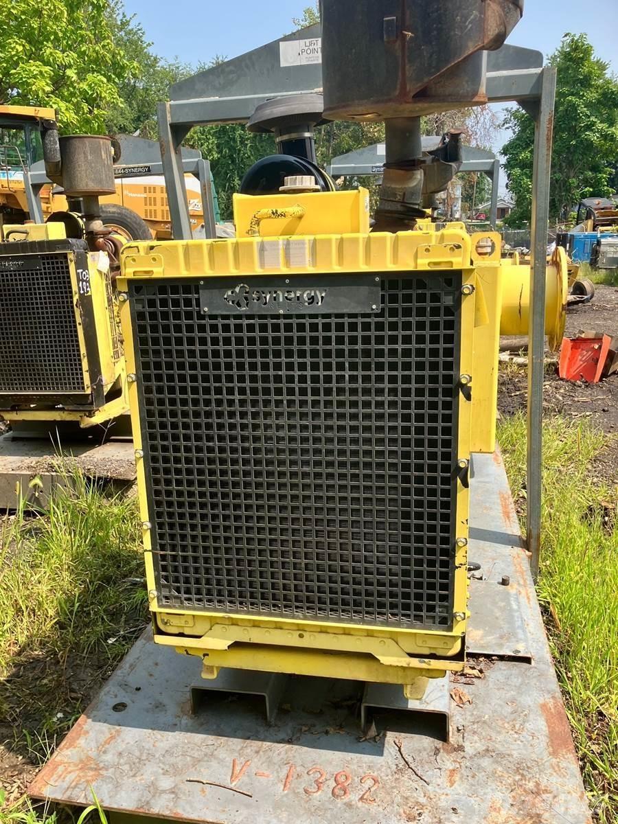 John Deere  Silniki
