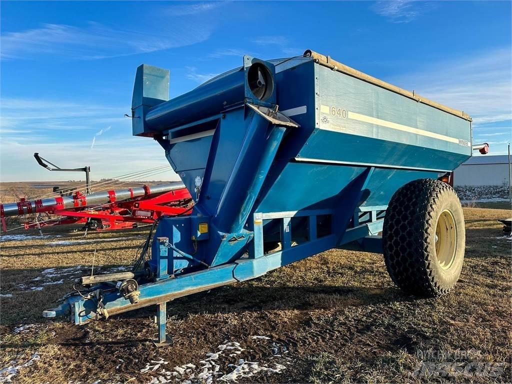 Kinze 640 Przyczepy zbożowe
