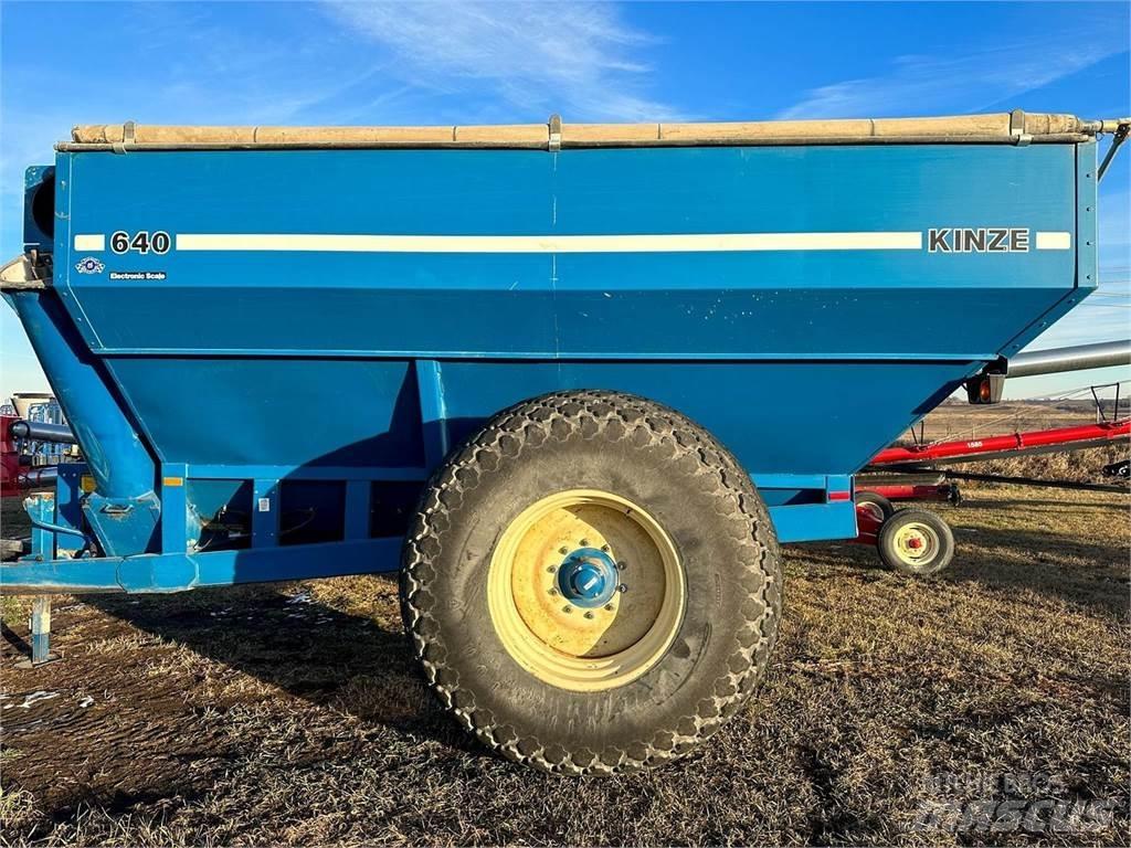 Kinze 640 Przyczepy zbożowe