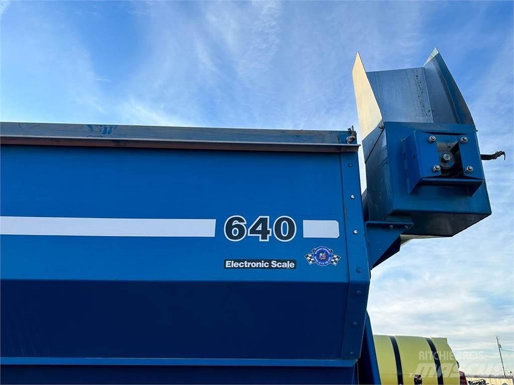 Kinze 640 Przyczepy zbożowe