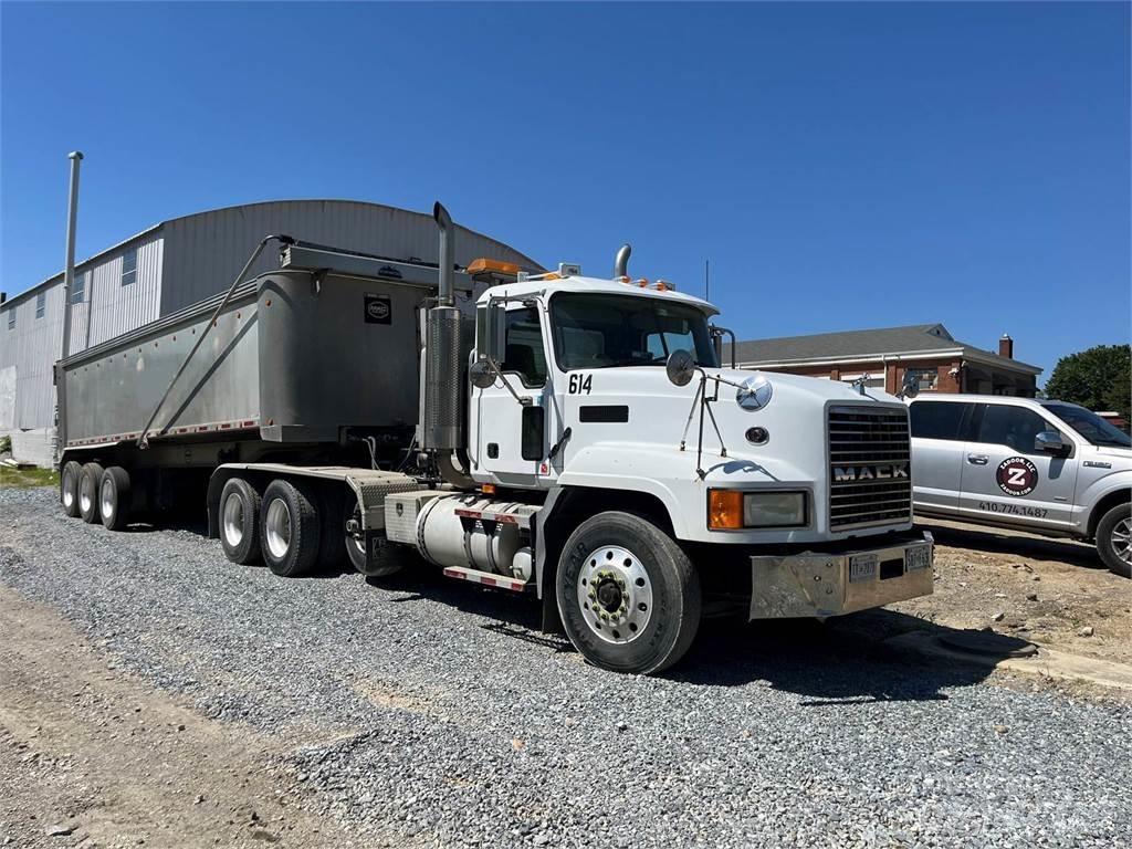 Mack CL733 Inne