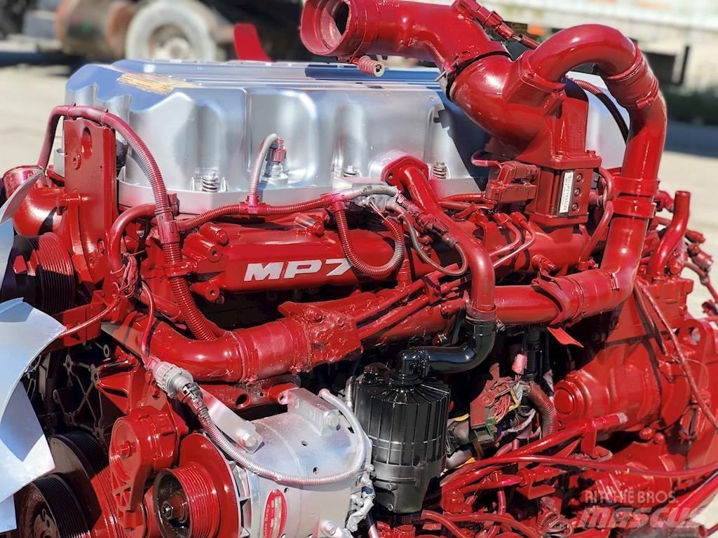 Mack MP7 Silniki
