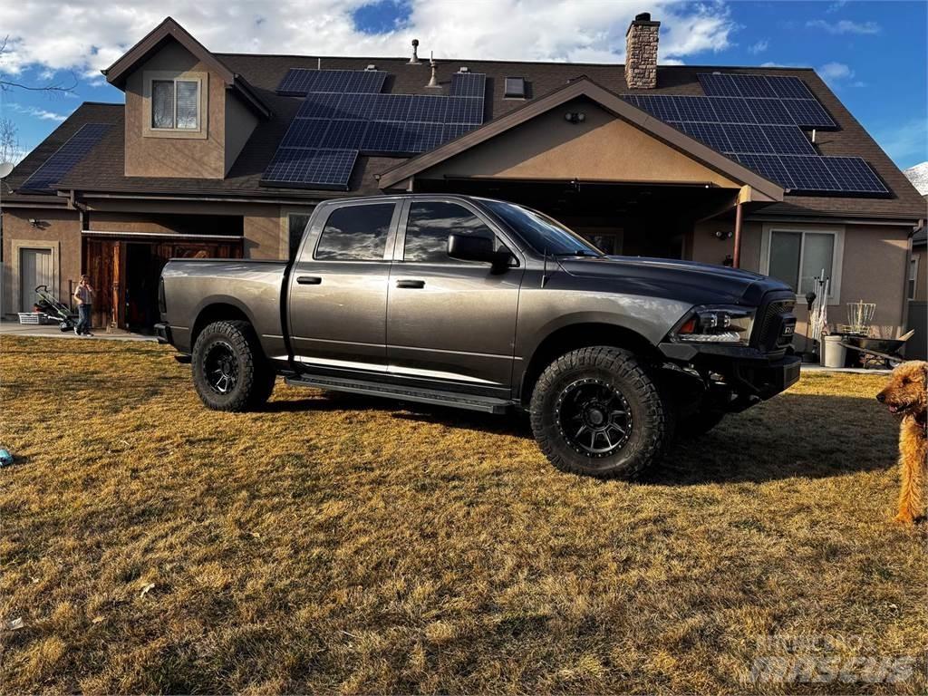 RAM 1500 Pick-upy / Pojazdy z otwieranymi burtami
