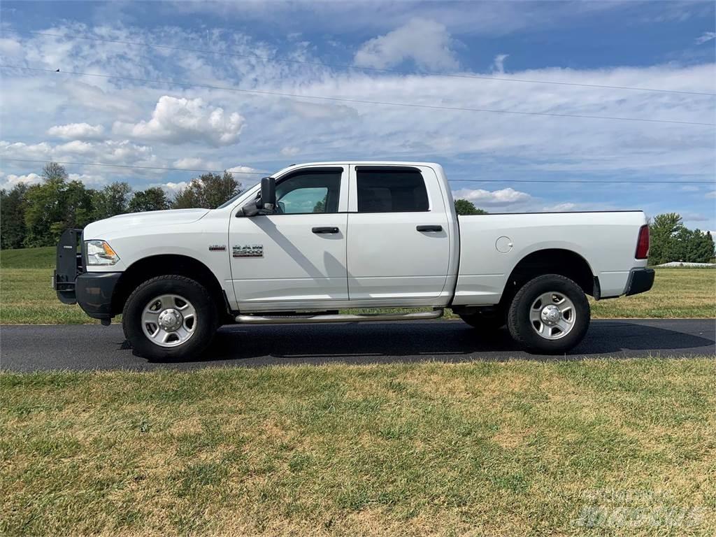 RAM 2500 Pick-upy / Pojazdy z otwieranymi burtami