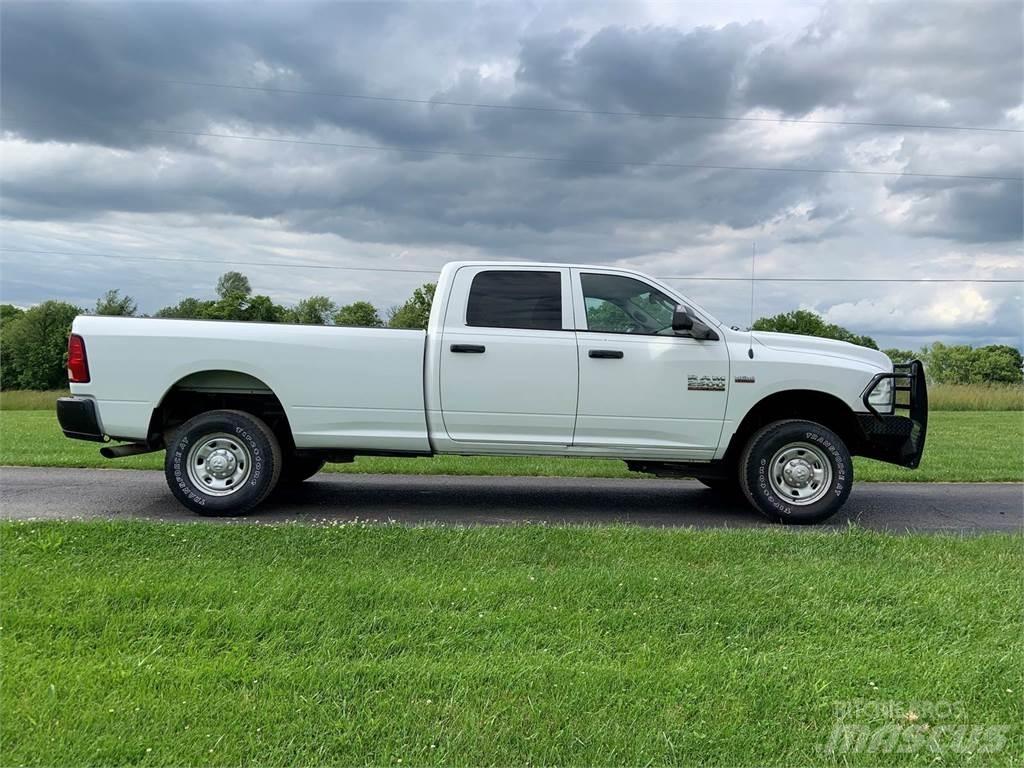 RAM 2500 Pick-upy / Pojazdy z otwieranymi burtami
