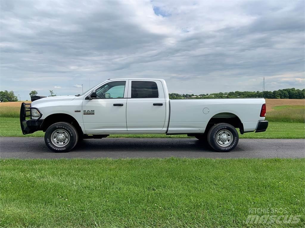 RAM 2500 Pick-upy / Pojazdy z otwieranymi burtami