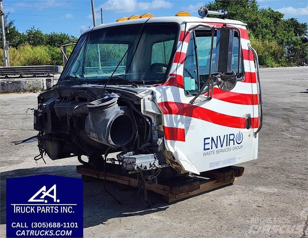 Sterling  Transport - Inne