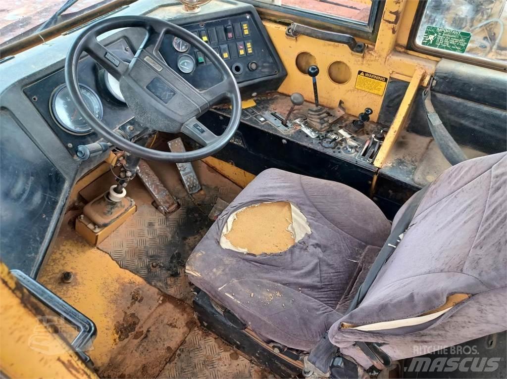 Volvo A35 Busy / Vany