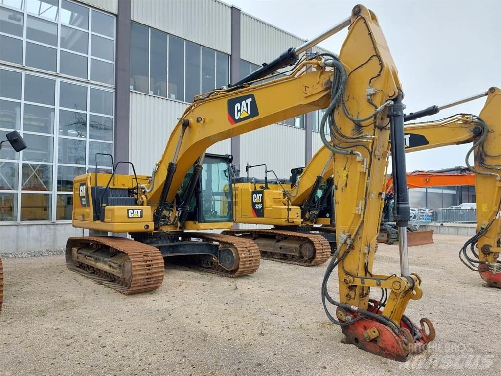 CAT 323 Koparki gąsienicowe