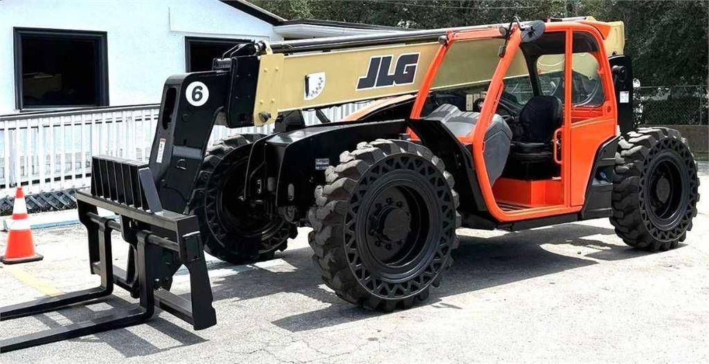 JLG 642 Ładowarki teleskopowe