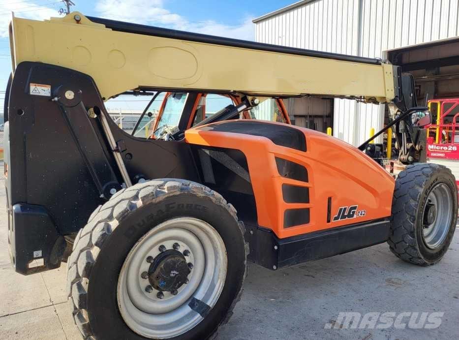 JLG 742 Ładowarki teleskopowe