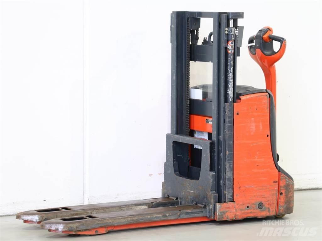 Linde D06/1160 Wózki widłowe unoszące z dyszlem