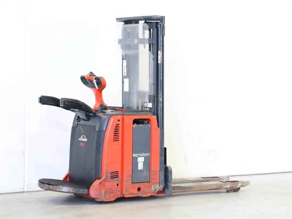 Linde D12AP/133 Wózki widłowe unoszące z dyszlem