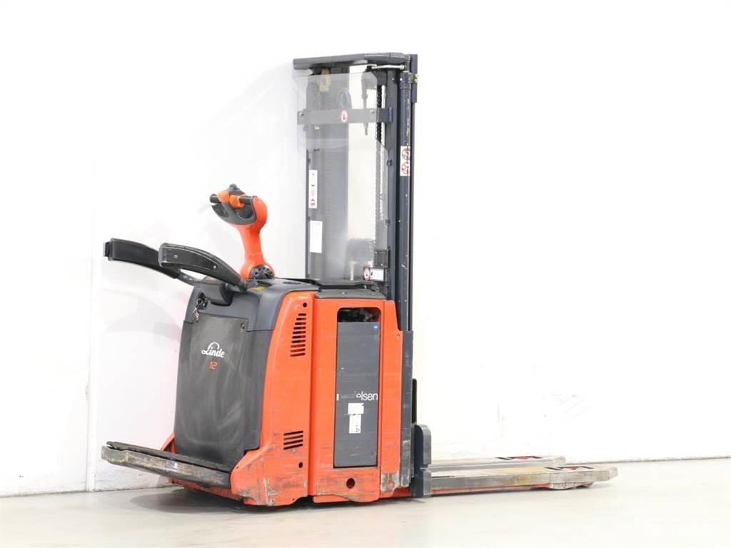 Linde D12AP/133 Wózki widłowe unoszące z dyszlem