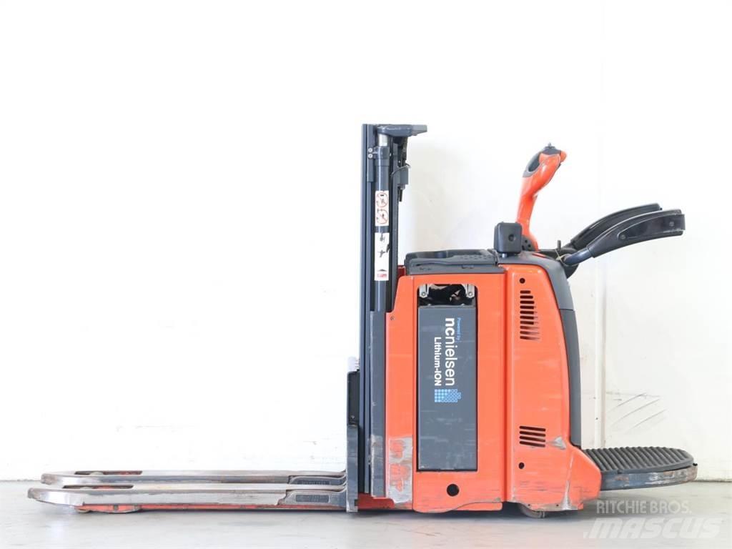 Linde D12HPAP/133-00 Wózki widłowe unoszące z dyszlem