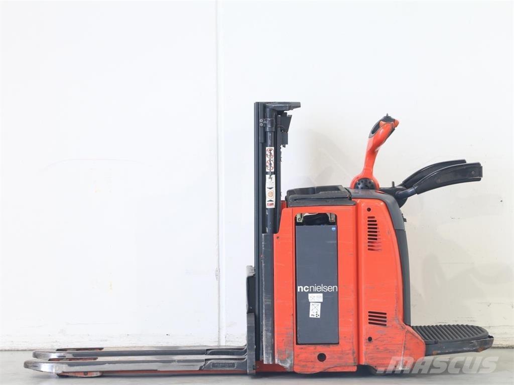 Linde D12HPAP/133-00 Wózki widłowe unoszące z dyszlem