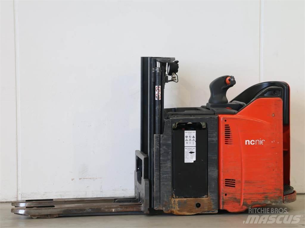 Linde D12HPSP/133-00 Wózki widłowe unoszące z dyszlem