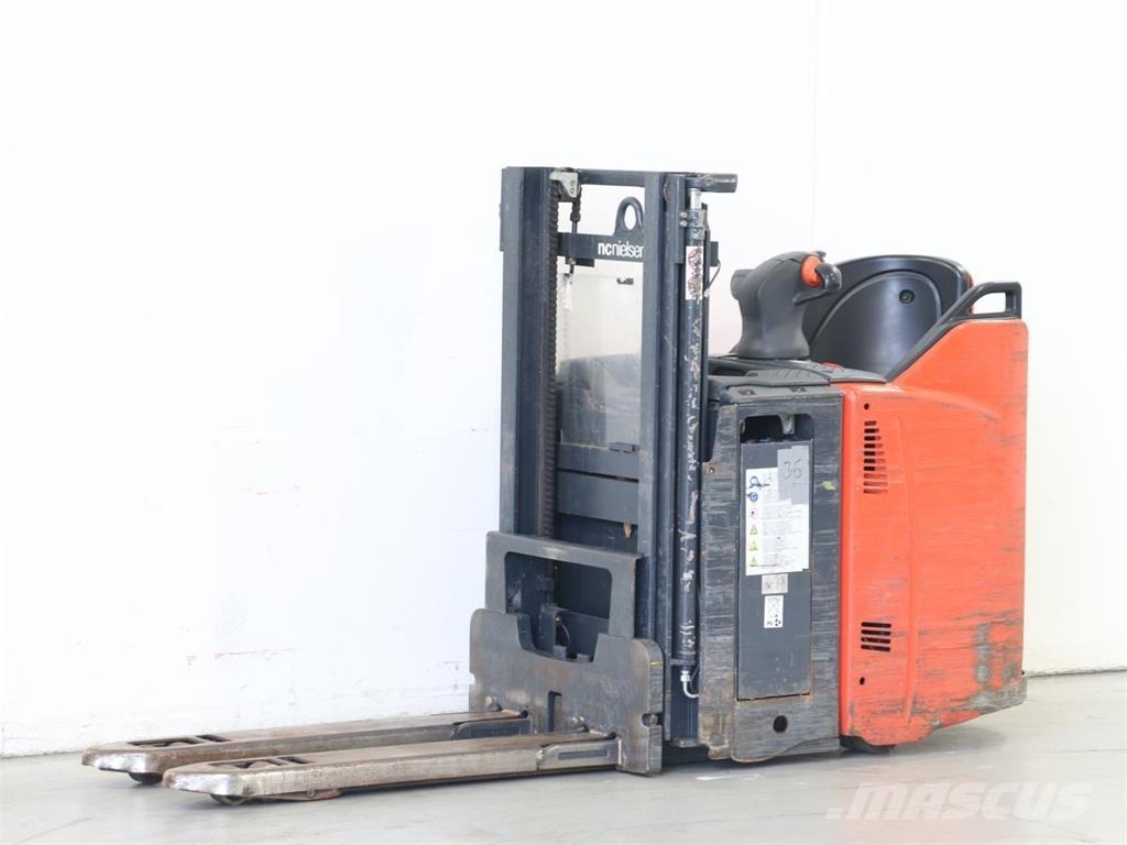 Linde D12SP/133 Wózki widłowe unoszące z dyszlem