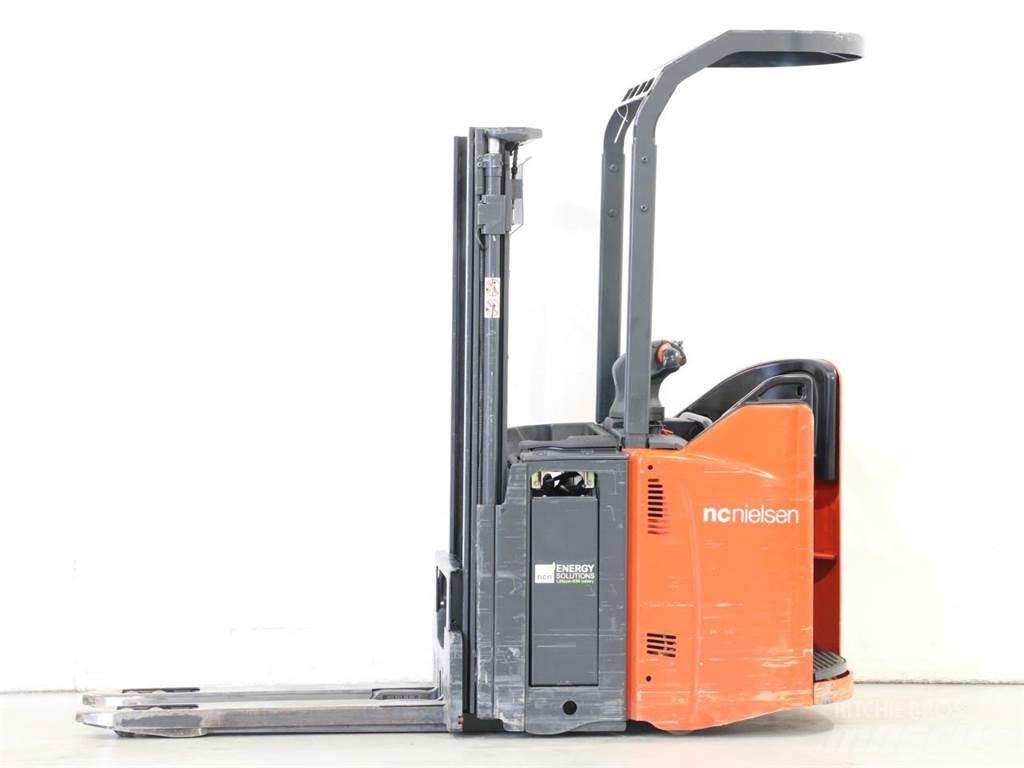 Linde D12SP/133 Wózki widłowe unoszące z dyszlem