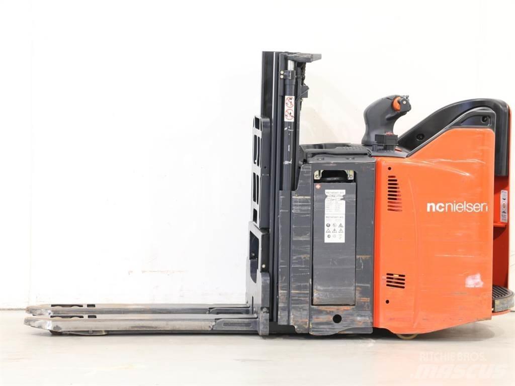 Linde D12SP/133-00 Wózki widłowe unoszące z dyszlem