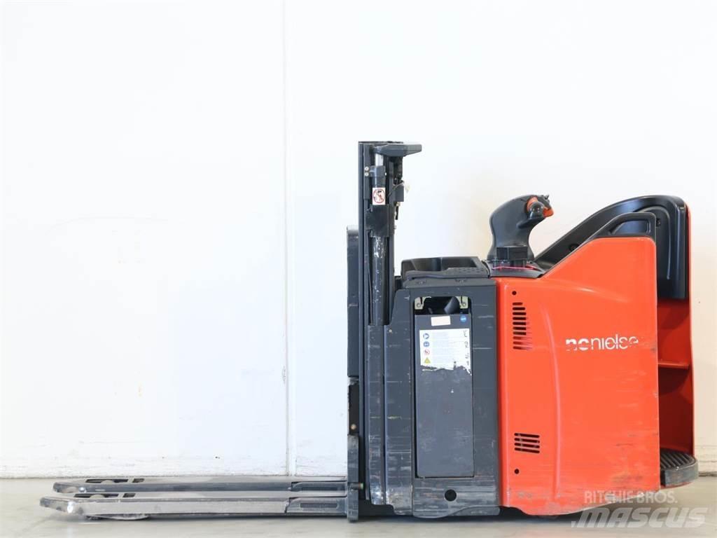 Linde D12SP/133-00 Wózki widłowe unoszące z dyszlem